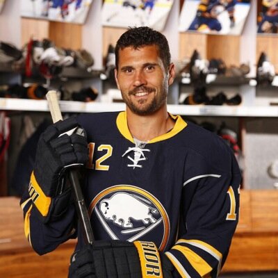 Biggest fucking beauty in the league. 13 year chell vet. -Respect your vets- 5'7 and i will fuck you up. 
#12