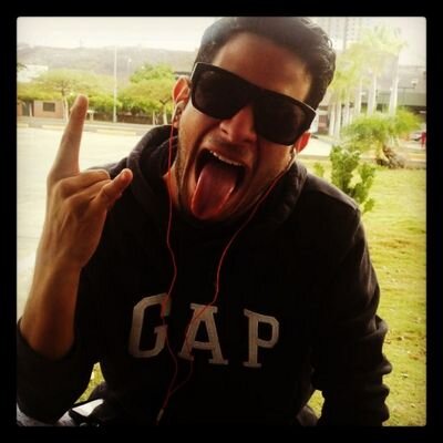 Locutor, Productor, Animador, Voice Over. Escúchalo en @supremalatina 100.5FM De 5 a 7 PM #IMPELABLE
