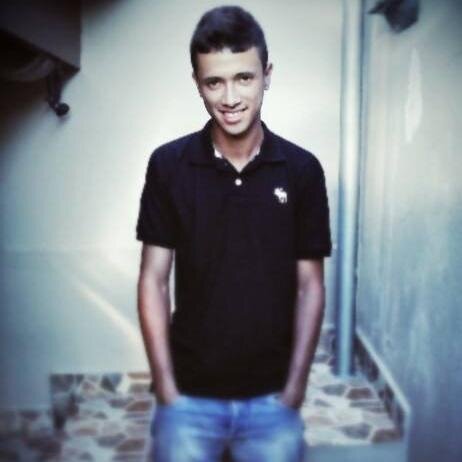 18 years /Pisciano /Mineiro /Ciumento /Chato /Bipolar /Inteligente /Fofo /Irônico / Feliz ;D ' My life @RogeriaCarli ♥