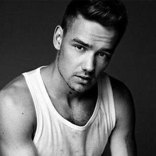 Liam please follow me! I love you very very very much! ♥
