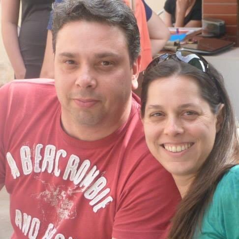 casado com uma linda mulher  e pai  de uma linda menina