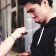 robxts's profile picture. i have no words.