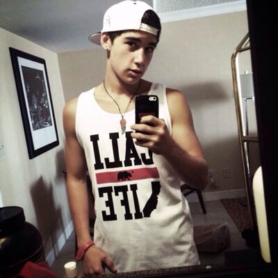 i just gave you a free follow so please follow @gagn_j she follow back ;)