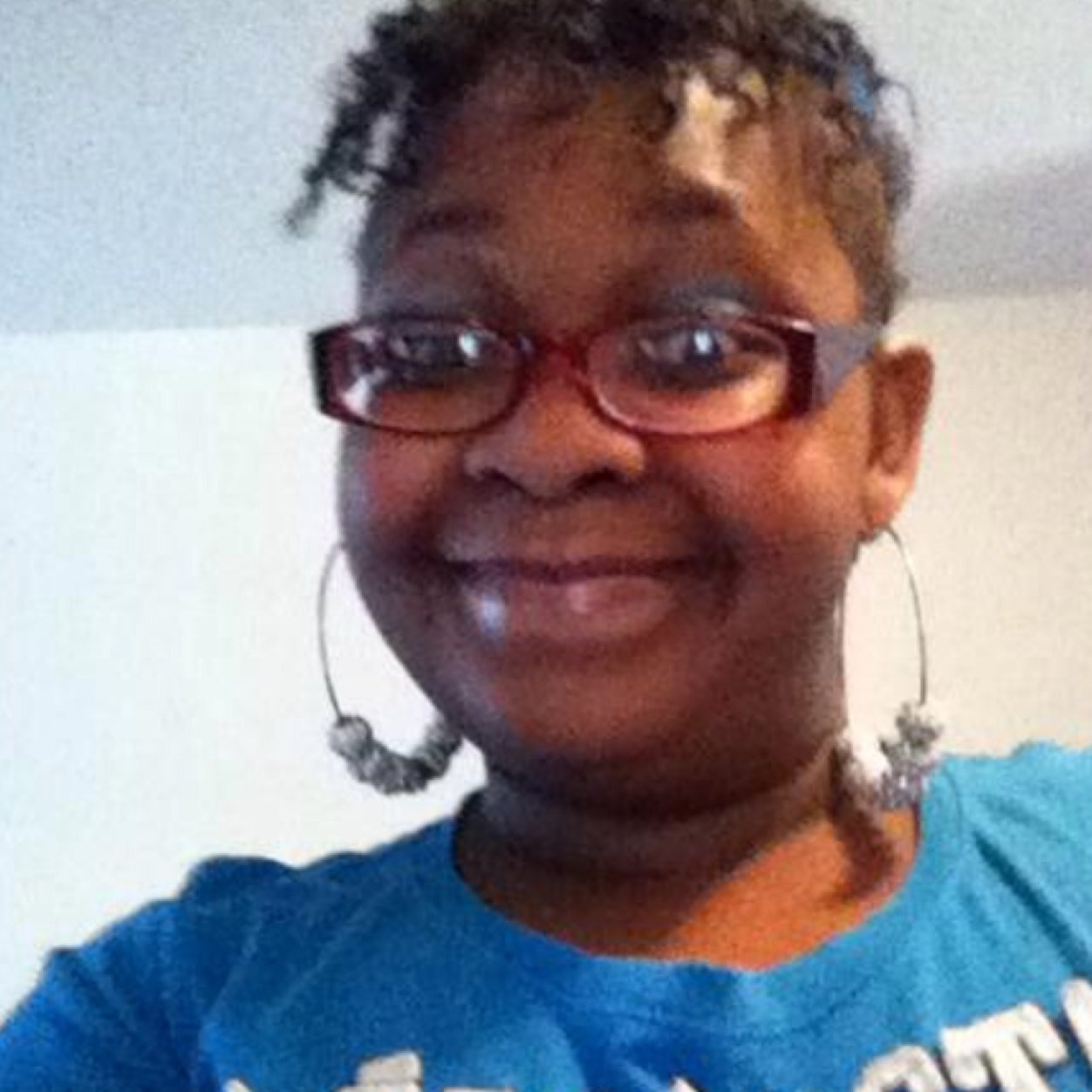 Heyy Twitter Follow me on 
IG:Mizz_BabyDoll17
Kik:soprettyme16
SnapChat:AmberPooh17
And text me if you have my number.