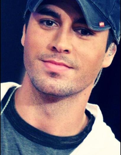 Enrique Iglesias, cantante No.1♥#Enriquette Follows us, thanks. Página exclusiva para fans y admiradoras de @enrique305