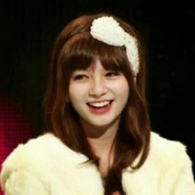 [V] @cribs_agency. parody of welsh-korean kawaii potato @Shannonrocks13. may 26th, 1998.