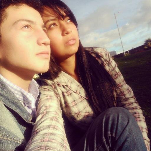 TE OFREZCO 3 COSAS 
alma corazón y vida 
 alma para enamorarte  corazón para amarte y vida para vivir la junto a ti