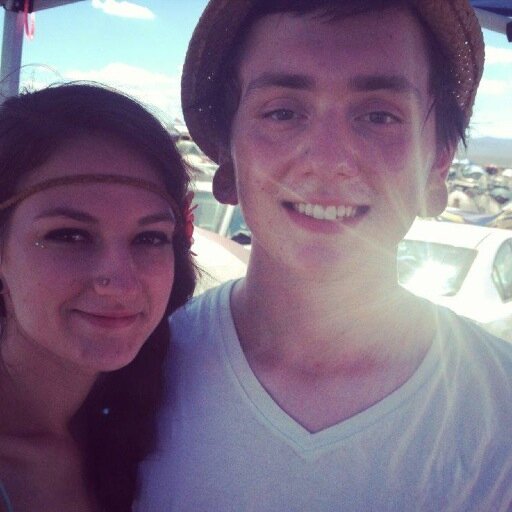 LogannnJJJ's profile picture. Cars and cats