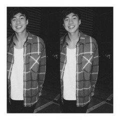 i just want my sunshine to notice me :(( can you pls rt the link thats below or the first tweet and you can ask for a dm to michael on @ughb4nds thank you.