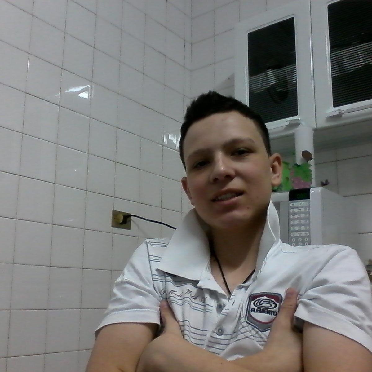 Sou ouvinte do Show do Diguinho na Tropical fm 107,9 , tenho 17 anos ,e sou corinthiano roxo