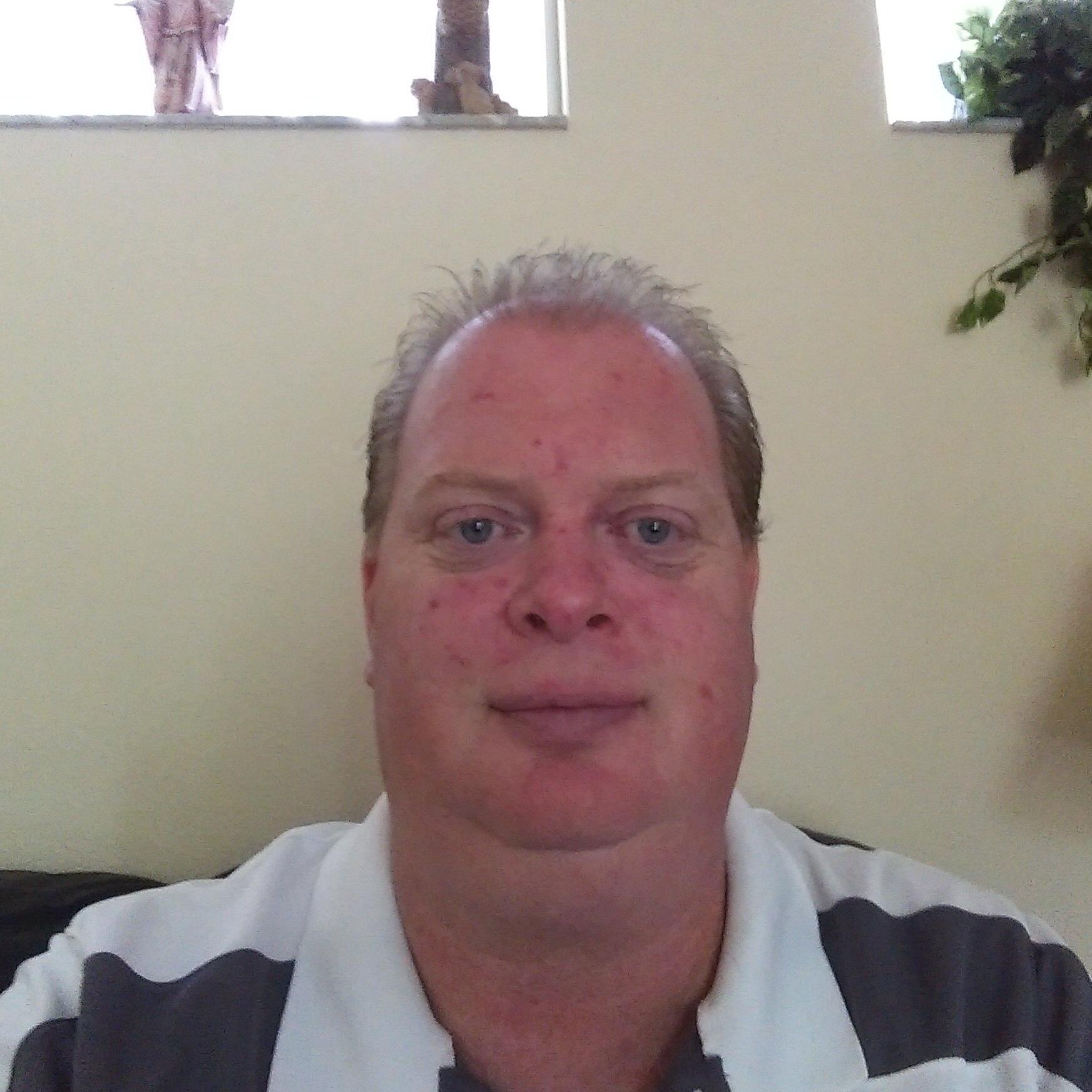 Small Business Specialist who loves helping businesses automate their sales and marketing.