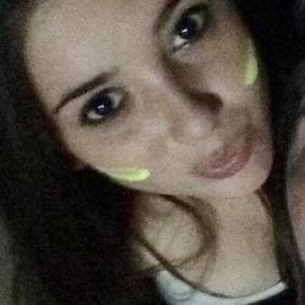 bbiiiiiiiaaa's profile picture. Menos amor e mais VODKA é o lema dela .