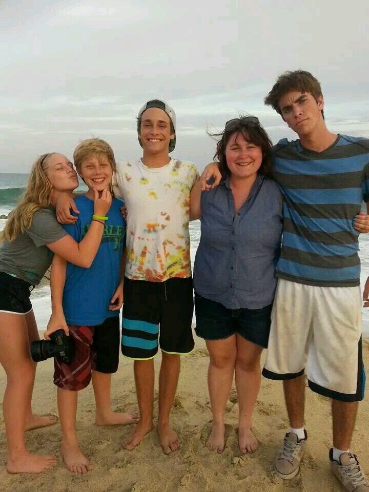 prettyangel1034's profile picture. 