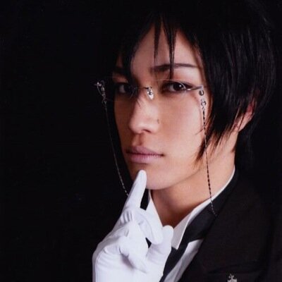 セカオワ／松下優也さん／遊助／ONE PIECE／暗殺教室／黒執事／リボーン／戦国無双／三國無双／死神／悪魔....黒執事はミュージカルが好きな男の子です。 仲良くしてください。