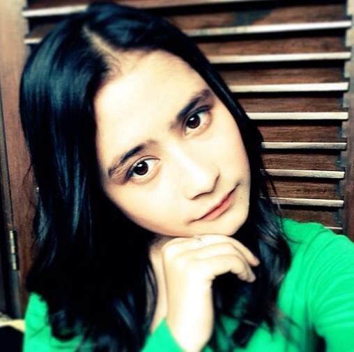 nadiasafira97's profile picture. nadia safira sayang semuanya :)