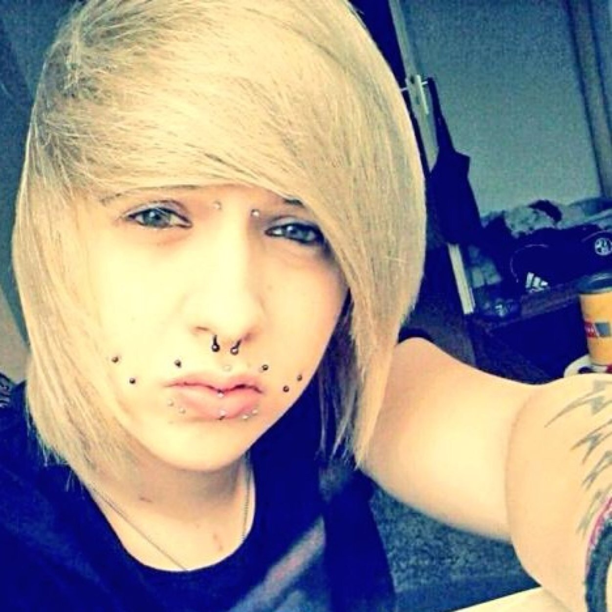 Hai im Damien cx| 18| Gay| Taken~ @Rawr_Its_Ty is mineee so nu touchie or i bite cx| im Ty's penguin cx