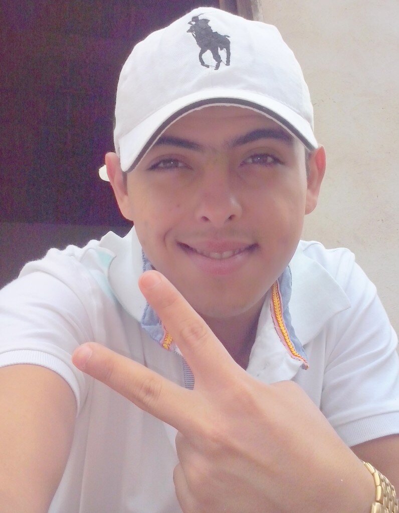 Deus tem o poder e eu tenho a Fé.
21 Anos, Namorando,
Pai de Daví Lucca,
Whats (85) 9678 3904 Instagram @geralldofilho_dl