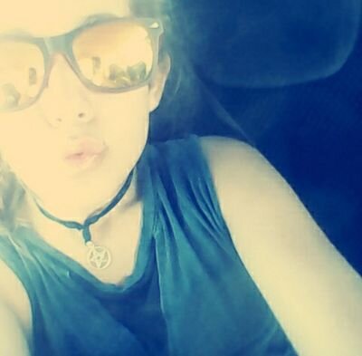 {Chica loca en rumbo a un mundo loco. Quiero que estes conmigo en esos momentos que te necesito. Porque solo mis ojos saben lo que tu y yo vivimos♥} G&M&L&Z