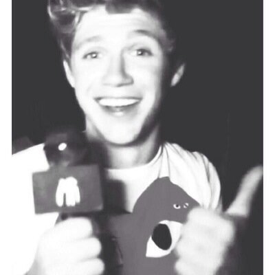 follow @iiiacnarry