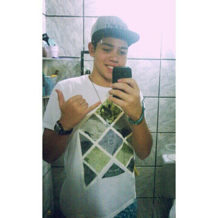 Jovem Cristão, discípulo do Ministério Internacional Efraim, uma igreja em células, na Visão Celular no modelo dos 12. 
Jesus Christ 3 Skate 3 Surf3