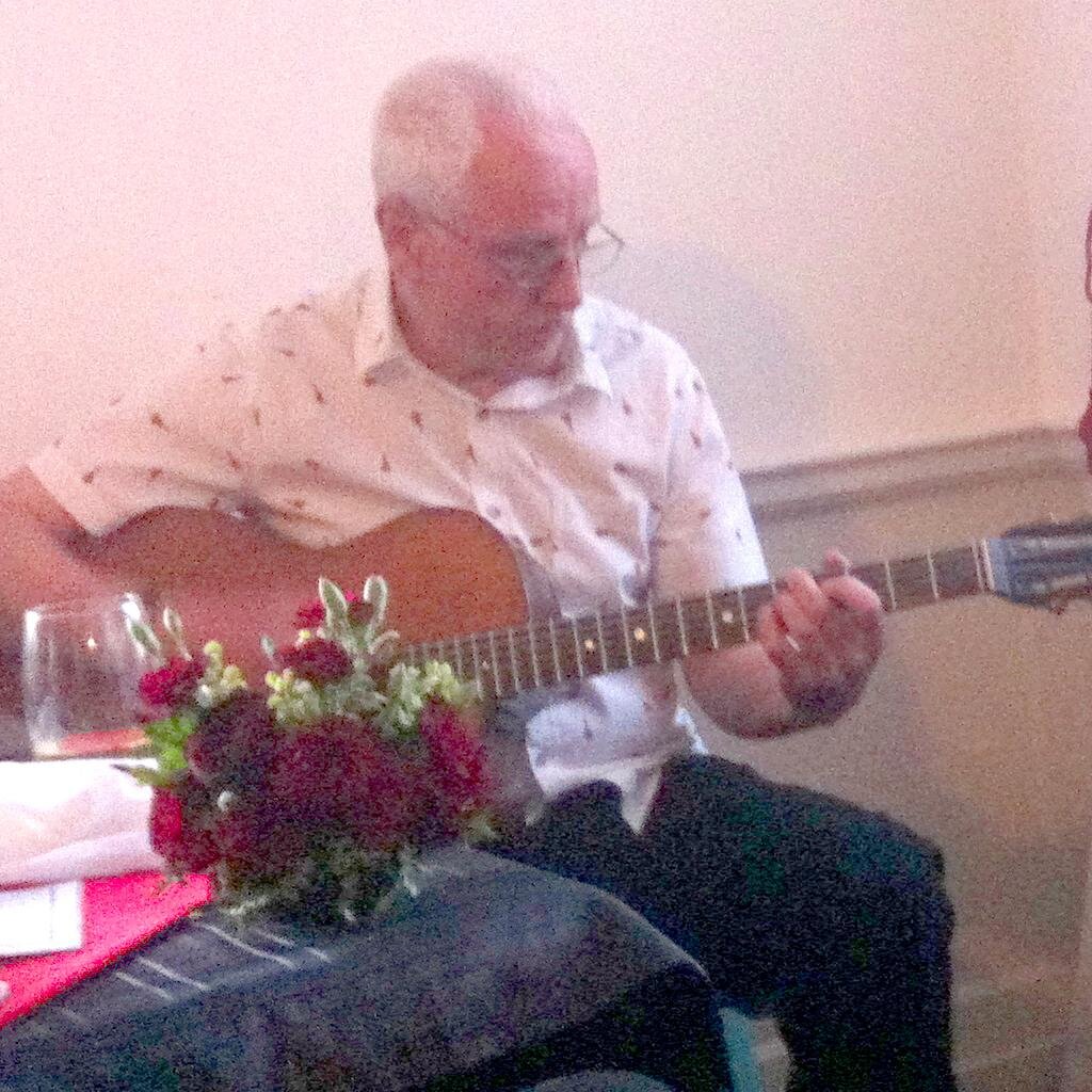 boblinney's profile picture. 