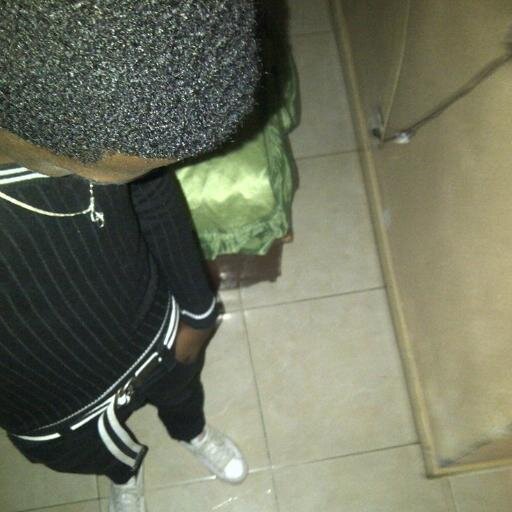 UN CHAMAKITO VACANO  Sigueme y te SigO Ø te Sigo y me sigues ;)  
 
 Y nO teme cotize si te pido Back...*  Mi Pin:28E42856.