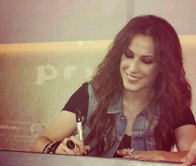 Todo el mundo tiene un objetivo y una pasión, el nuestro simplemente es Malú! NADA MAS!