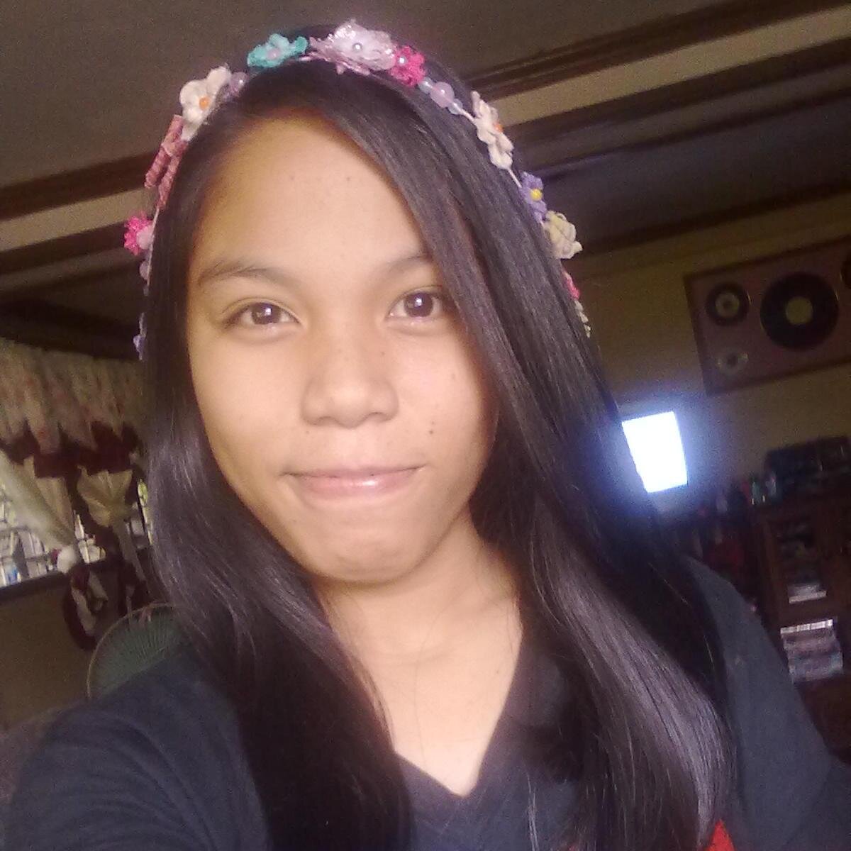 I am
.
a Dancer
a Player
a Gamer
a Kpopper
a Jpopper
and
a
FRIEND :D