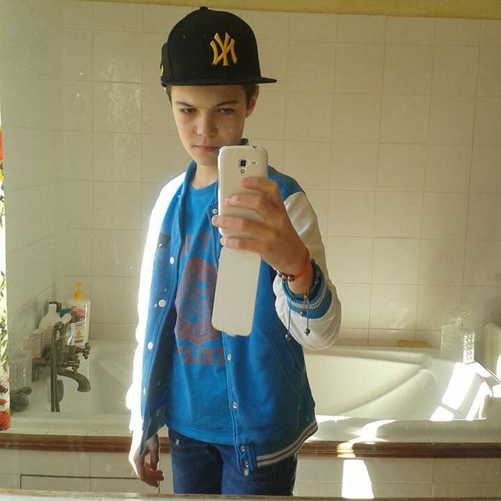 Follow Me Je vous Follow Back! :)