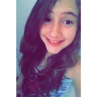 Sou lovatic e directioner, amo pizza, picoca e é claro água! Adoro a Demi e a 1D obvio! Mas tbm adoro Nickelback, Guns in Rose, Pink Floyd e AC\DC