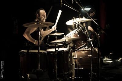 Siempre para adelante -- Lo que no cuesta, no vale! - Baterista