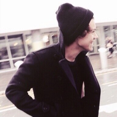 please follow @bloomingxniall @bloomingxniall Thank you!!!! you'll all get your sunshine follow soon☼