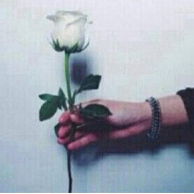 مهمآ كآنت حيآتكك سيئہ آبتسم ثم آشكر آللہ ♡ ،