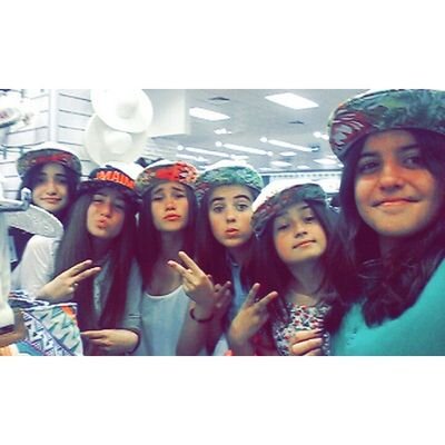 anneondarreta's profile picture. EUTSI GOGOR 
Arrate rojas