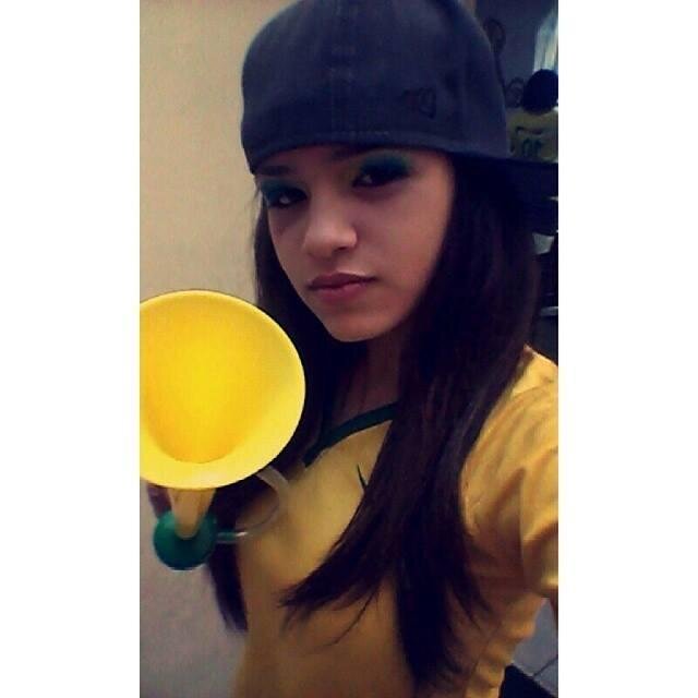 |Nem se colocar essa tal Gabriella na OLX eu desapego|                             Oficializada