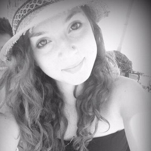 Troppe ancore, che di salvezza non hanno niente. Ti portano sul fondo e non te ne accorgi.⚓❤