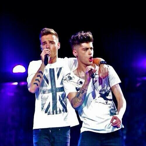 | Italia,Roma | ♡19 Maggio,Verona ~ 28 Giugno,Milano ♡ | Miki and Vale | @onedirection ∞

Follow me on Instagram  __Valery__96