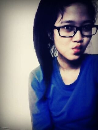 ShnFebriani's profile picture. keep smile while heart broke