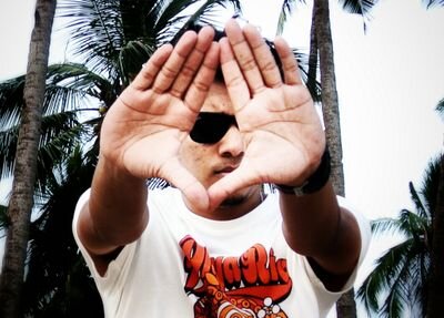 Just your average young guy, with a penchant for doing things ABOVE average! Reppin 'REBEL PUNDITS'