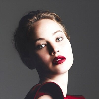A 14 year old aspiring actress who spends most of her time fangirling.