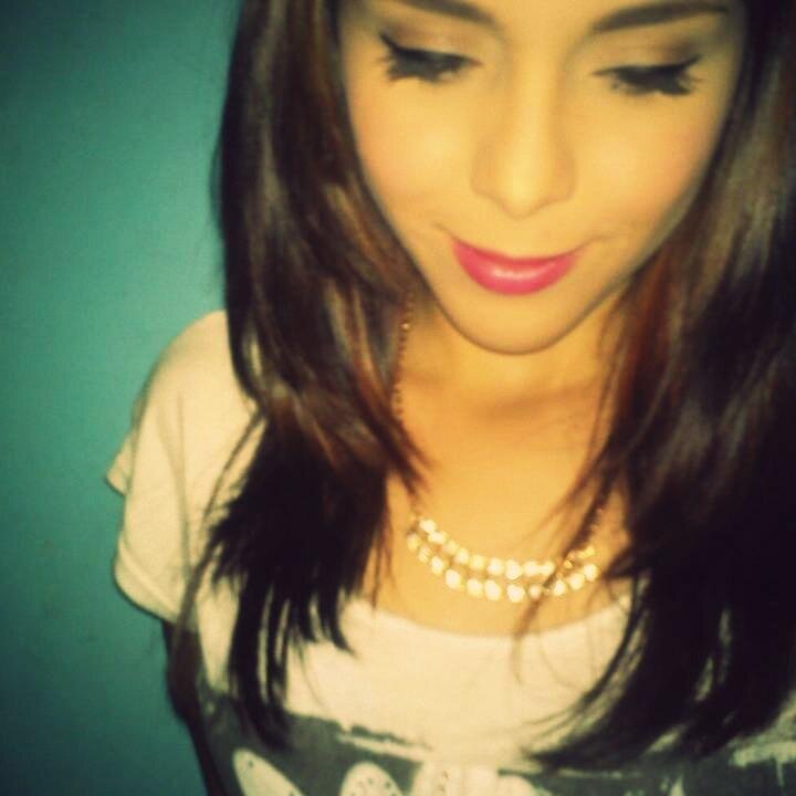 trabajo para Dios, amante de la música y el arte, siempre con una sonrisa en el rostro, dando lo que Dios ha puesto en mi corazón.