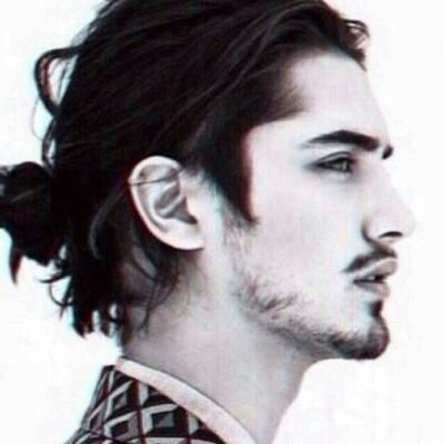 أميل للعزله .