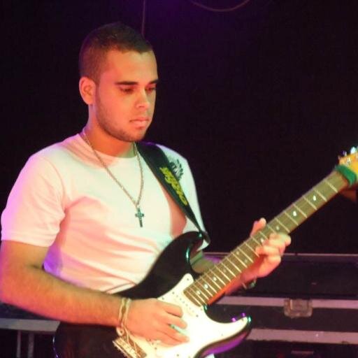 Guitarrista !! 
WhatsApp 7381510682 ou 7391763705