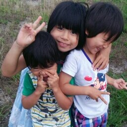 中3♂、中1♂、小5♀、小1♂、年中♂の
子供のママですv(￣ー￣)v