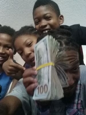 averypuzzle's profile picture. 