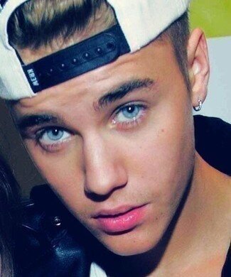 Please Justin follow me 3 Love you so much ! :3