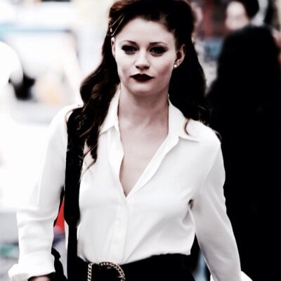 Storybrooke's librarian and hopefully someday mayor! Young love never fails. My true love is @MrGold37 and always will be. #BelleforMayor | RP |