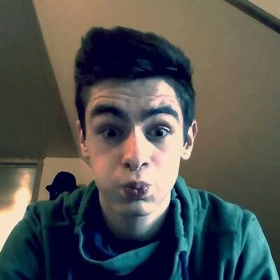 Follow me, I follow you back, I'm 17 and I love electronic music, I share my passion on my Twitter! Dubstep, Drum and Bass, Progressive, Drumstep, Electro-House