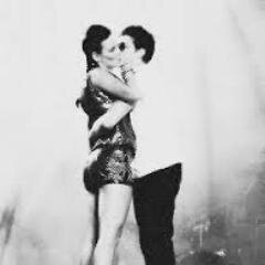 Por isso estou aqui
vim cuidar de você
te proteger,te fazer sorrir,
te entender,te ouvir
e quando estiver cansado
cantar pra você dormir ♪♡ Chay♡Mel
