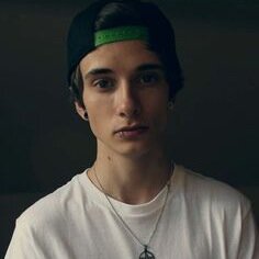 17||Bi||RP||Single I like skateboarding, bands, art and playing drums.